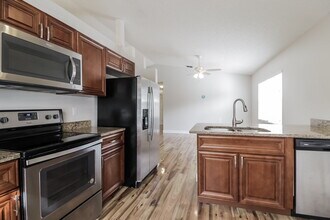 2215 Justin Ave in Orlando, FL - Building Photo - Building Photo