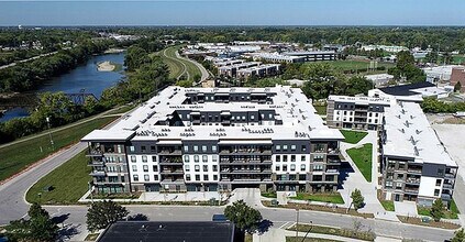 Vanguard at 16 Tech in Indianapolis, IN - Foto de edificio - Building Photo