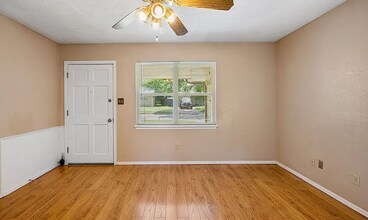 128 Mt Vernon Dr in Norman, OK - Building Photo - Building Photo