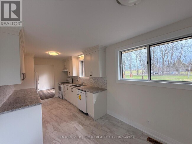 48 King St in Kawartha Lakes, ON - Building Photo - Building Photo