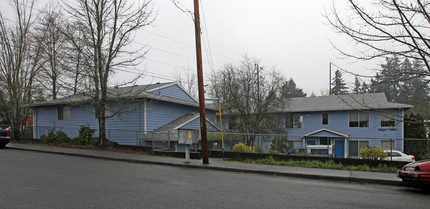 Village 35 in Portland, OR - Foto de edificio - Building Photo