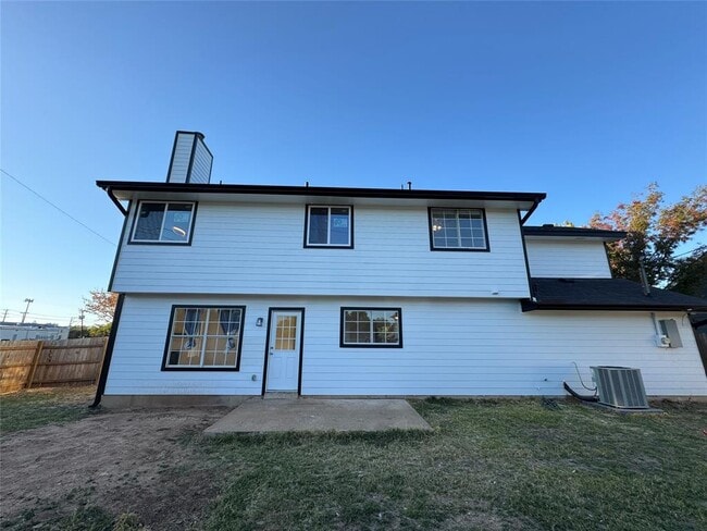 1905 Hollow Tree Blvd in Round Rock, TX - Foto de edificio - Building Photo
