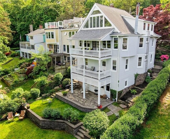 142 Hudson Terrace in Piermont, NY - Building Photo - Building Photo