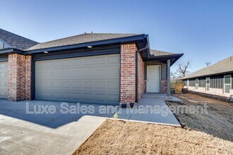 11603 Mackenzie Wy in Yukon, OK - Building Photo - Building Photo