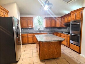 28 Warbler Ave in McAllen, TX - Building Photo - Building Photo