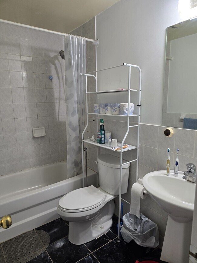 7 Mulock Av in Toronto, ON - Building Photo - Building Photo