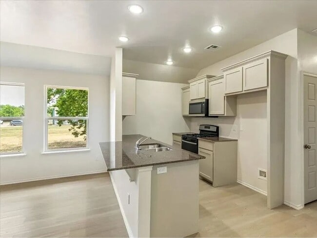 property at 1418 SW Texas Ave