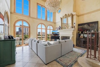 504 Sunny Ln in Austin, TX - Building Photo - Building Photo