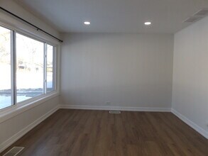 2203 South St in Rolling Meadows, IL - Foto de edificio - Building Photo