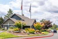 Crown Court in Clackamas, OR - Foto de edificio - Building Photo