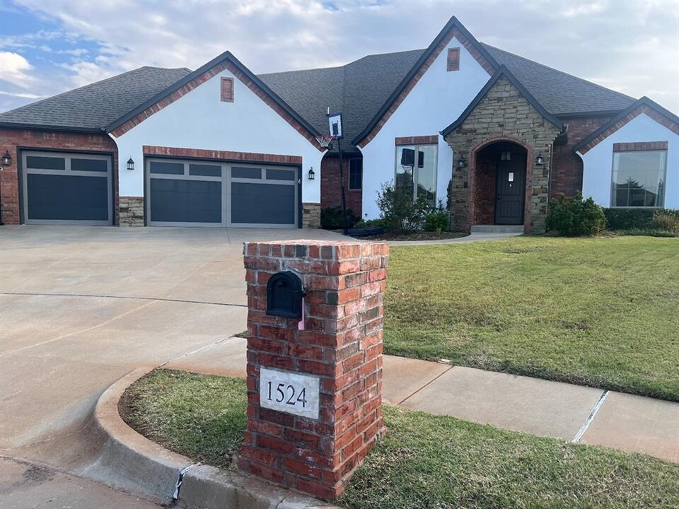 1524 NW 176th St in Edmond, OK - Building Photo