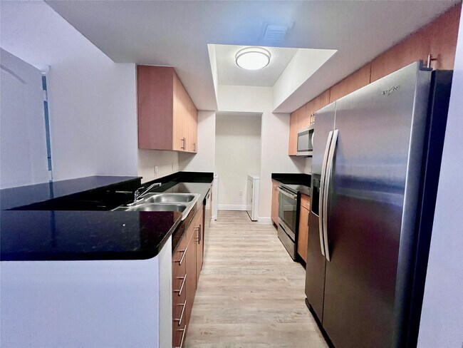 9357 SW 77th Ave in Miami, FL - Building Photo - Building Photo