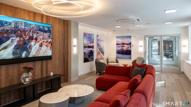 22 Hubbard Rd in Wilton, CT - Building Photo - Building Photo