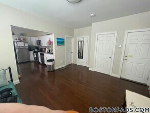 6 Rice St in Brookline, MA - Building Photo - Building Photo