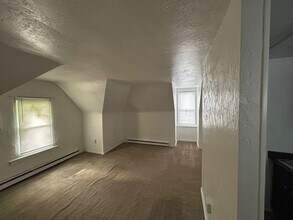 120 S Graham St in Pittsburgh, PA - Foto de edificio - Building Photo