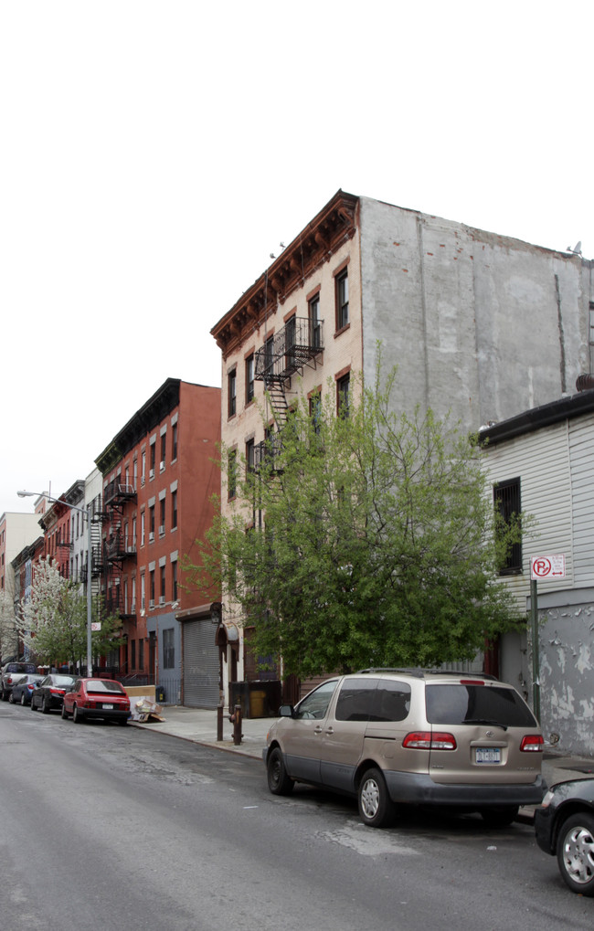 187 E 117th St in New York, NY - Building Photo - Building Photo