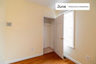 Private bedroom in 3 bed/2 bath Home in Boston, MA - Building Photo - Building Photo