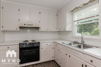 6008 Potter Rd in Matthews, NC - Building Photo - Building Photo
