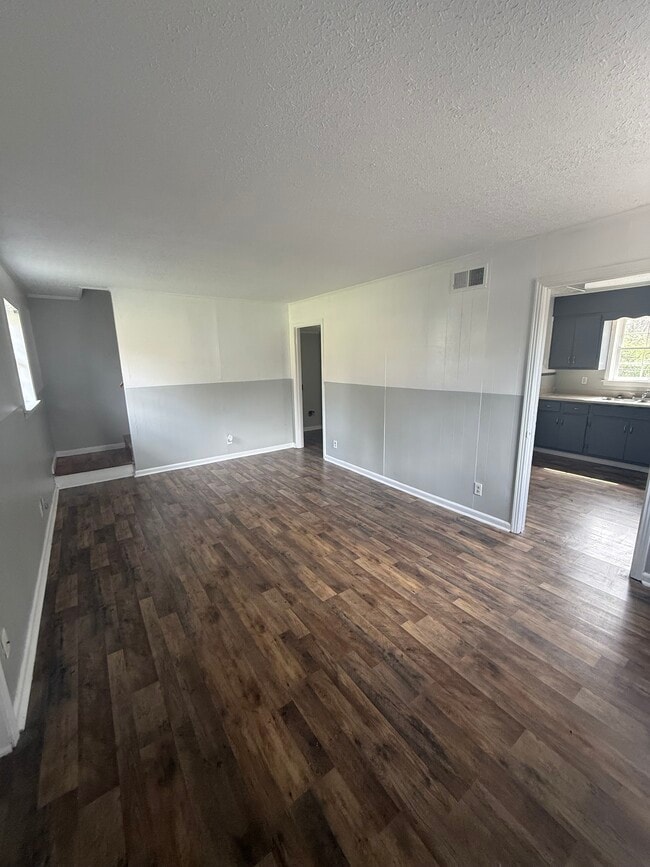 property at 2725 Clayton Dr NW