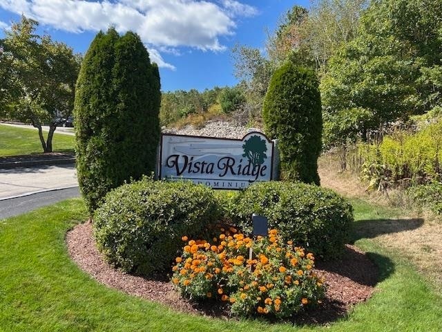 4 Crestview Cir in Londonderry, NH - Building Photo - Building Photo