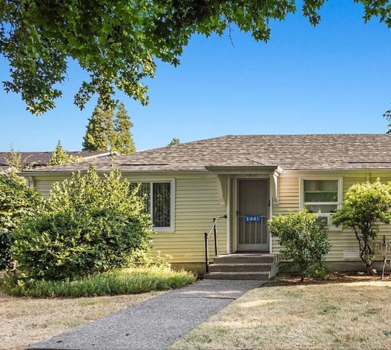 1425-1190 W 12th Ave in Eugene, OR - Building Photo