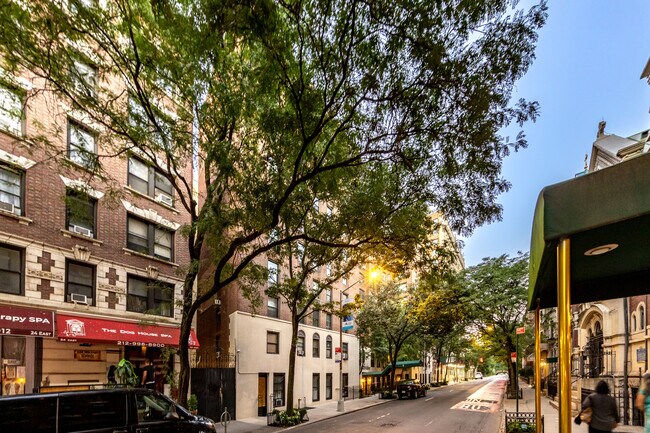 Carnegie Hill in New York, NY - Foto de edificio - Building Photo