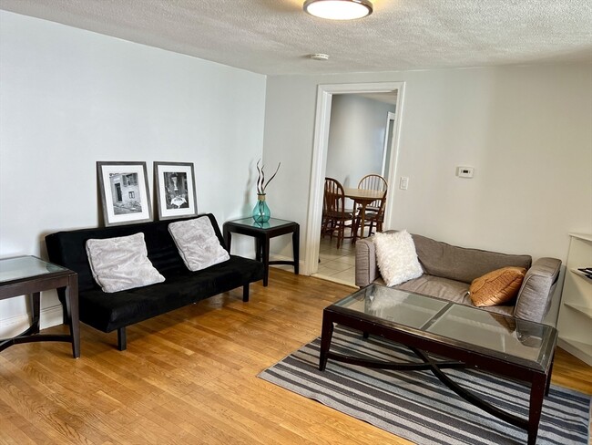 65 Gladstone St in Boston, MA - Building Photo - Building Photo