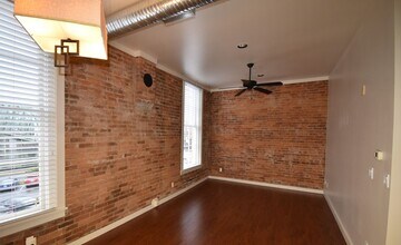 211 W 1st Ave in Albany, OR - Building Photo - Building Photo