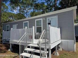 669 Snowbird Ave in Cocoa, FL - Building Photo