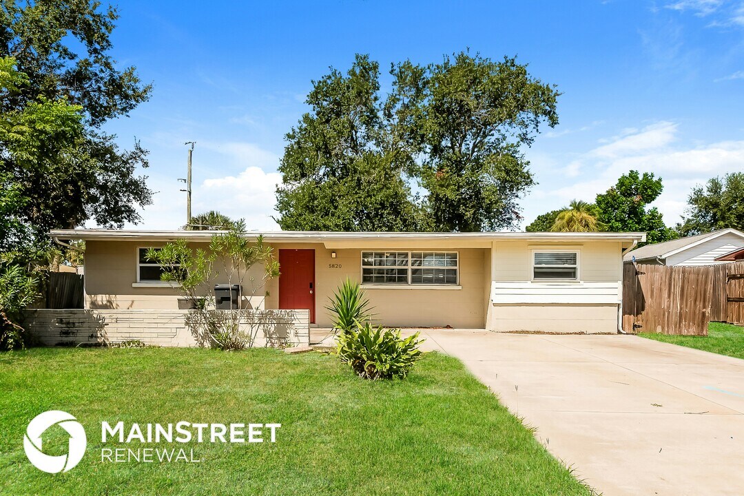 5820 21st St W in Bradenton, FL - Building Photo