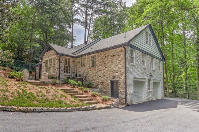 4540 Club Valley Dr NE in Atlanta, GA - Building Photo - Building Photo