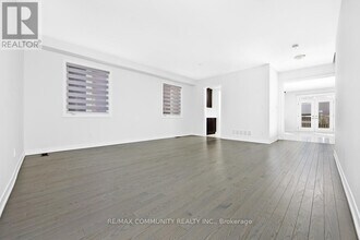 57 Bud Leggett Cres in Georgina, ON - Building Photo - Building Photo