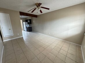 917 N 7th St, Unit Apt A in Copperas Cove, TX - Foto de edificio - Building Photo