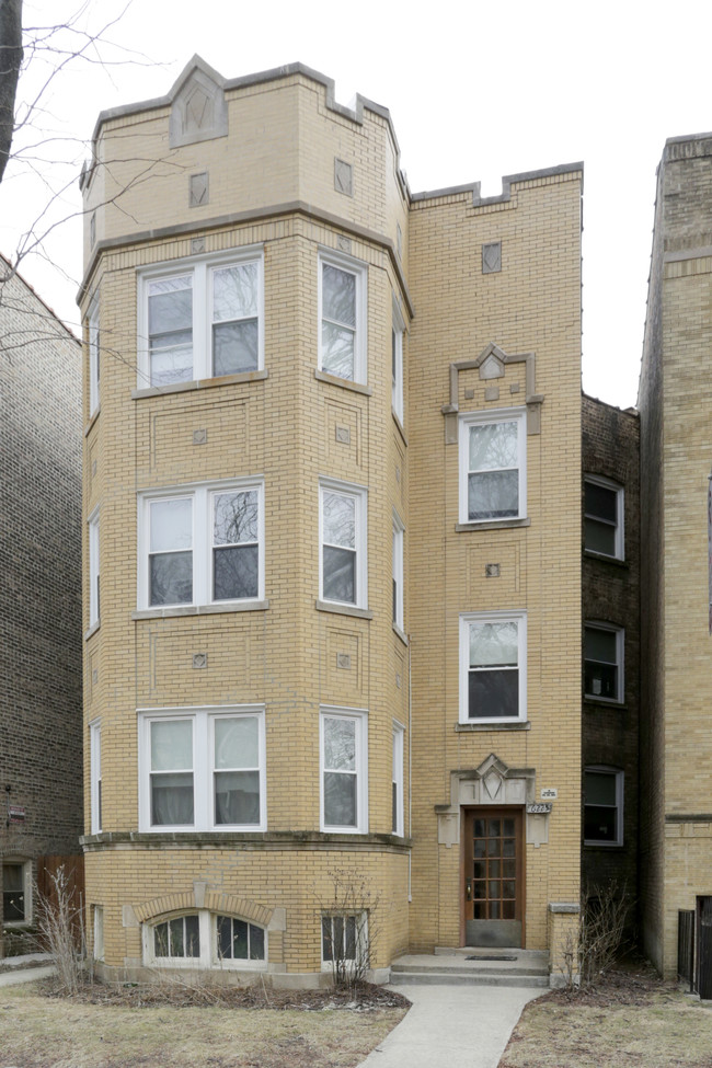 6225 N Washtenaw Ave in Chicago, IL - Building Photo - Building Photo