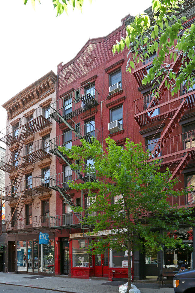 238 Elizabeth St in New York, NY - Building Photo - Building Photo