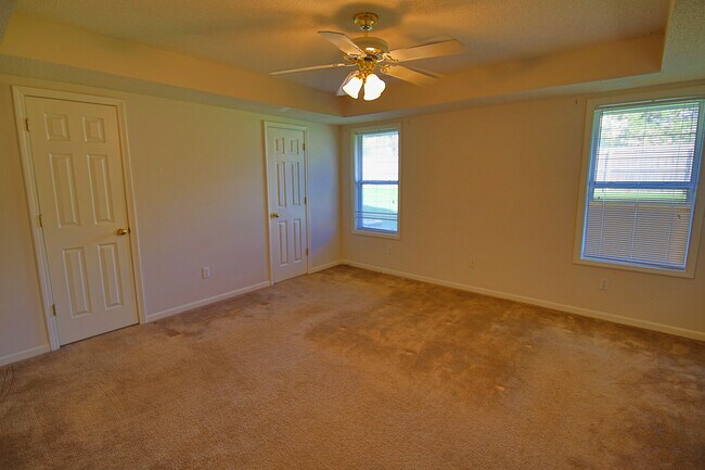 407 SW Hoke Ln in Lee's Summit, MO - Building Photo - Building Photo
