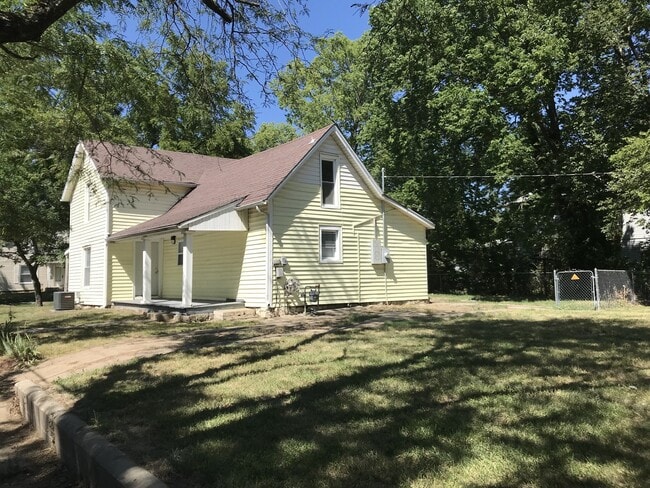 property at 831 Laramie St