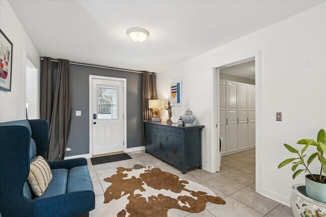 825 Highview Terrace in Lake Forest, IL - Building Photo - Building Photo