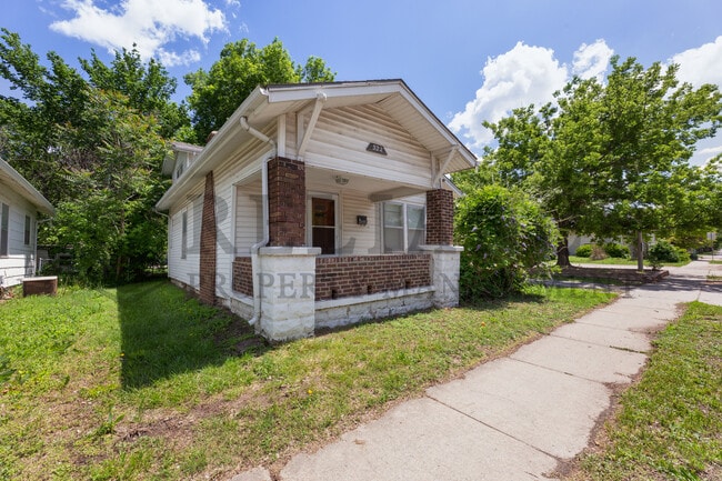 322 N Meridian Ave in Wichita, KS - Building Photo - Building Photo