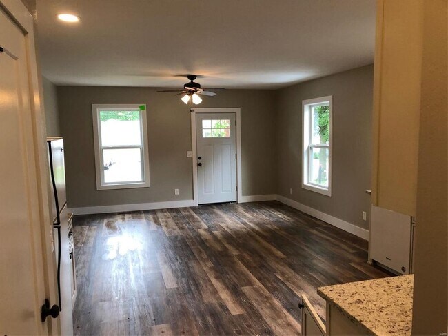 112 N Delaware Ave in Belleville, IL - Building Photo - Building Photo