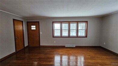 56 Artillery Ln in Baldwinsville, NY - Building Photo - Building Photo