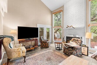 8301 Greenslope Dr in Austin, TX - Building Photo - Building Photo