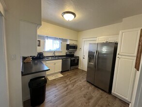312 E 5th Ave in Post Falls, ID - Building Photo - Building Photo