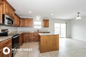 427 Sunflower Dr in Raymore, MO - Building Photo - Building Photo