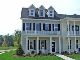 1048 Philpott Dr in Chapel Hill, NC - Building Photo