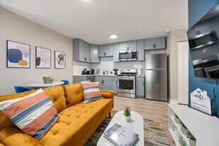 1009 Front St in Lisle, IL - Building Photo