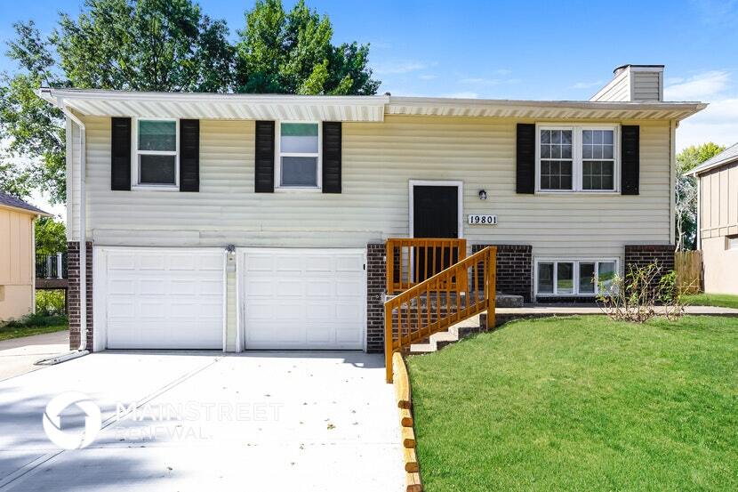 19801 E Millhaven St in Independence, MO - Building Photo