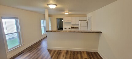 121 Broadway St in Eau Claire, WI - Building Photo - Building Photo