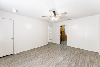 5722 Brownfield Dr in Lubbock, TX - Building Photo - Building Photo