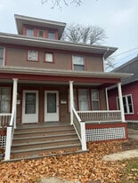 208-212 Blackhawk St in Aurora, IL - Building Photo